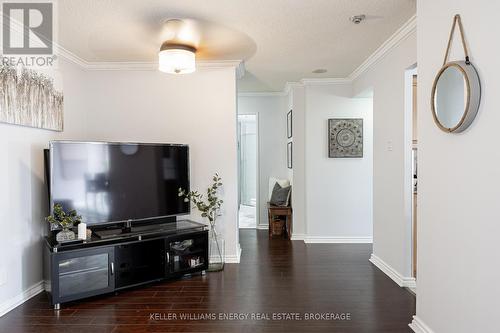 1606 - 41 Markbrook Lane, Toronto (Mount Olive-Silverstone-Jamestown), ON - Indoor Photo Showing Living Room