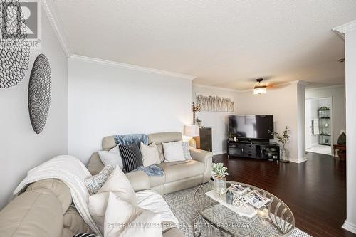 1606 - 41 Markbrook Lane, Toronto (Mount Olive-Silverstone-Jamestown), ON - Indoor Photo Showing Living Room