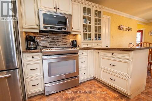 690 Post Road, Kawartha Lakes, ON - Indoor Photo Showing Kitchen