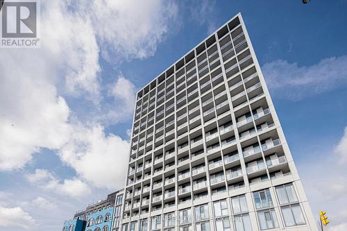 1711 - 2020 Bathurst Street, Toronto (Humewood-Cedarvale), ON - Outdoor With Facade