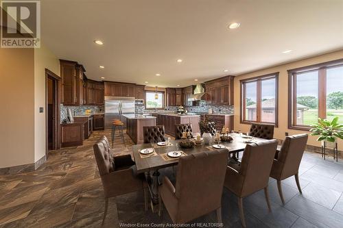 2000 Kelly Road, Lasalle, ON - Indoor Photo Showing Dining Room