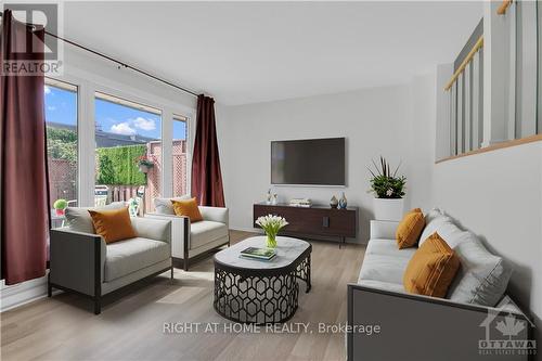 119 Royalton, Ottawa, ON - Indoor Photo Showing Living Room