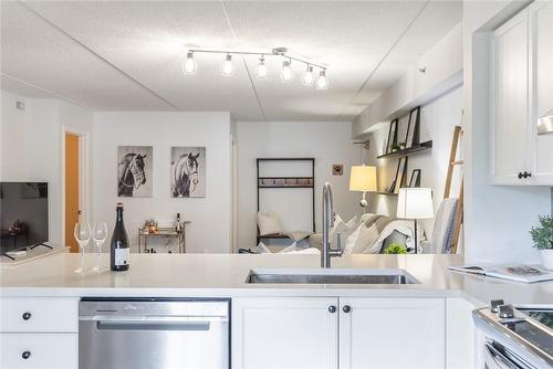 2035 Appleby Line|Unit #105, Burlington, ON - Indoor Photo Showing Kitchen