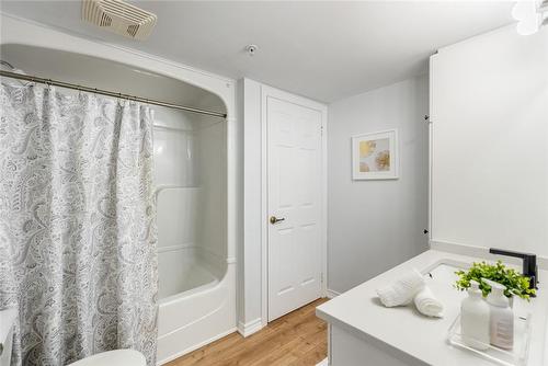 2035 Appleby Line|Unit #105, Burlington, ON - Indoor Photo Showing Bathroom