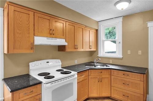 174 Lake Street, St. Catharines, ON - Indoor Photo Showing Kitchen With Double Sink