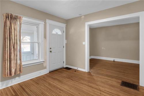 174 Lake Street, St. Catharines, ON - Indoor Photo Showing Other Room