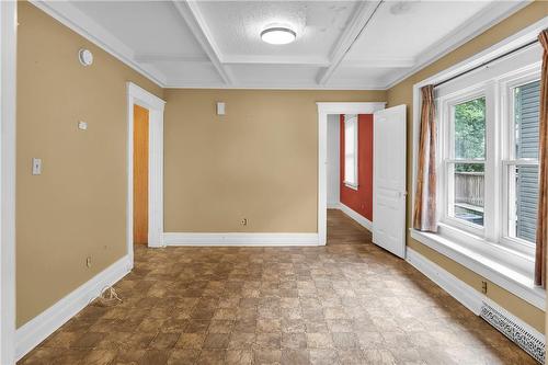 174 Lake Street, St. Catharines, ON - Indoor Photo Showing Other Room