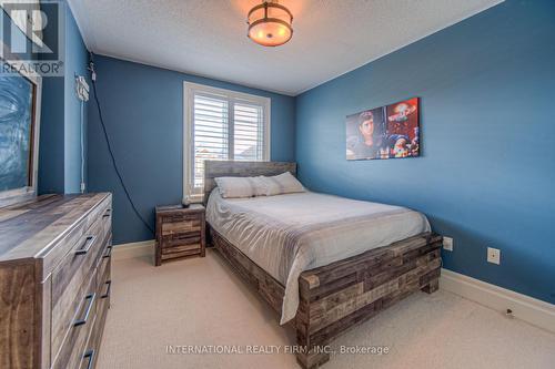 3360 Roma Avenue, Burlington, ON - Indoor Photo Showing Bedroom