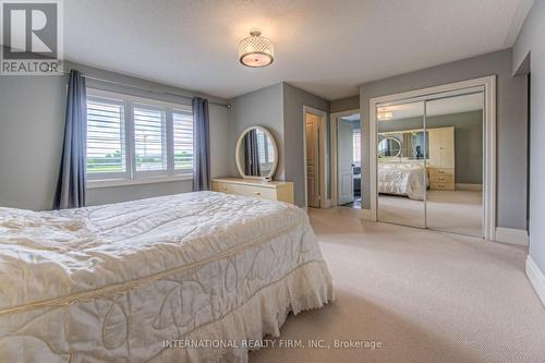 3360 Roma Avenue, Burlington, ON - Indoor Photo Showing Bedroom