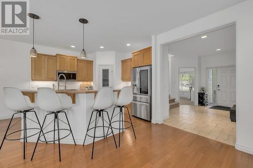 4813 Dillon Place, Kelowna, BC - Indoor Photo Showing Kitchen