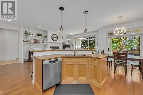 4813 Dillon Place, Kelowna, BC - Indoor Photo Showing Kitchen With Double Sink