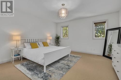 4813 Dillon Place, Kelowna, BC - Indoor Photo Showing Bedroom