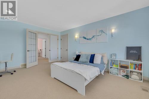 4813 Dillon Place, Kelowna, BC - Indoor Photo Showing Bedroom