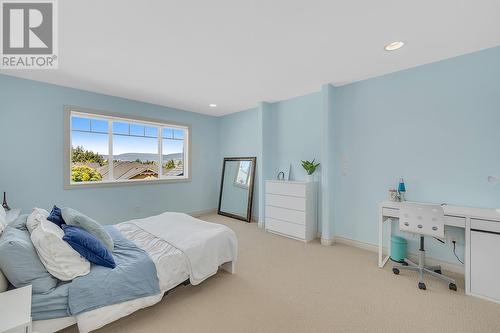 4813 Dillon Place, Kelowna, BC - Indoor Photo Showing Bedroom