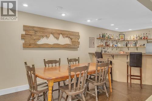 4813 Dillon Place, Kelowna, BC - Indoor Photo Showing Dining Room