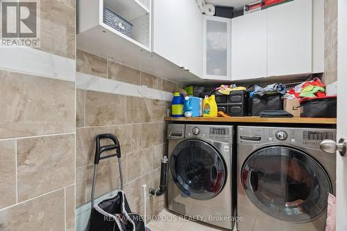 509 - 15 London Green Court, Toronto, ON - Indoor Photo Showing Laundry Room