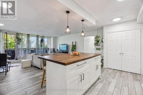 509 - 15 London Green Court, Toronto (Glenfield-Jane Heights), ON - Indoor Photo Showing Kitchen