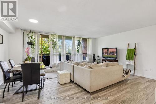 509 - 15 London Green Court, Toronto, ON - Indoor Photo Showing Living Room