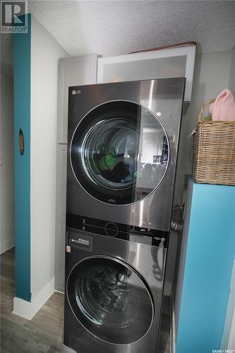 210 512 4Th Avenue N, Saskatoon, SK - Indoor Photo Showing Laundry Room