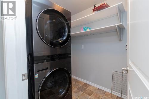 408 902 Spadina Crescent E, Saskatoon, SK - Indoor Photo Showing Laundry Room