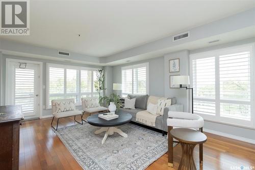 408 902 Spadina Crescent E, Saskatoon, SK - Indoor Photo Showing Living Room