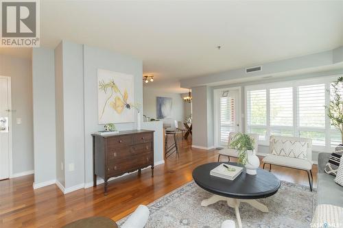 408 902 Spadina Crescent E, Saskatoon, SK - Indoor Photo Showing Living Room