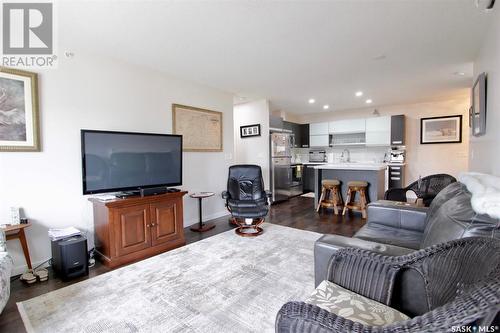 315 1545 Neville Drive, Regina, SK - Indoor Photo Showing Living Room