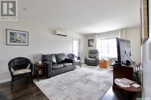 315 1545 Neville Drive, Regina, SK - Indoor Photo Showing Living Room