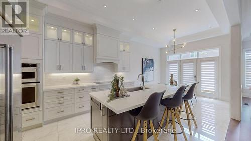 3029 Parsonage Crescent, Oakville, ON - Indoor Photo Showing Kitchen With Upgraded Kitchen