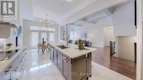 3029 Parsonage Crescent, Oakville, ON - Indoor Photo Showing Kitchen With Upgraded Kitchen