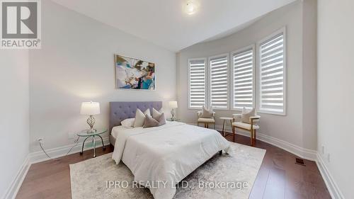 3029 Parsonage Crescent, Oakville, ON - Indoor Photo Showing Bedroom