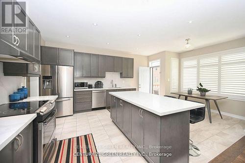 31 Mincing Trail, Brampton (Northwest Brampton), ON - Indoor Photo Showing Kitchen With Upgraded Kitchen