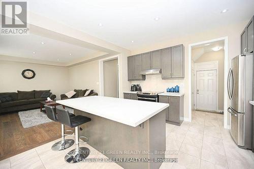 31 Mincing Trail, Brampton (Northwest Brampton), ON - Indoor Photo Showing Kitchen