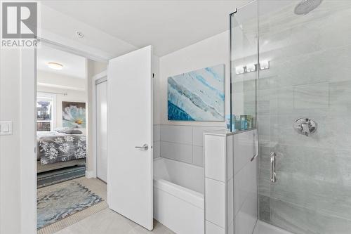 4380 Lakeshore Road Unit# Ph6, Kelowna, BC - Indoor Photo Showing Bathroom