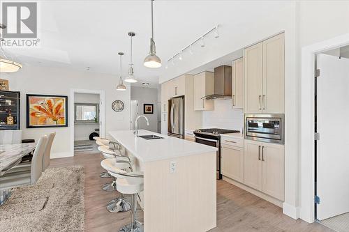 4380 Lakeshore Road Unit# Ph6, Kelowna, BC - Indoor Photo Showing Kitchen With Double Sink With Upgraded Kitchen