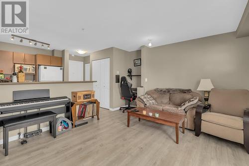 567 Yates Road Unit# 201, Kelowna, BC - Indoor Photo Showing Other Room