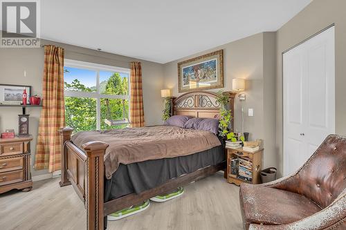 567 Yates Road Unit# 201, Kelowna, BC - Indoor Photo Showing Bedroom