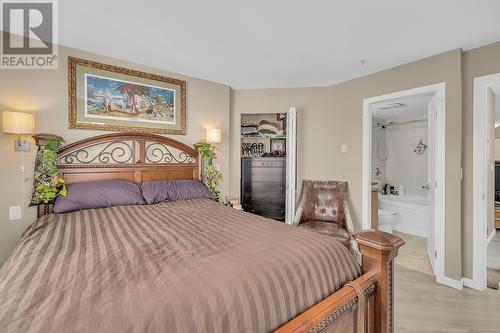 567 Yates Road Unit# 201, Kelowna, BC - Indoor Photo Showing Bedroom