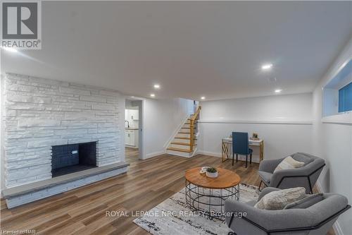 1104 Vansickle Road, St. Catharines, ON - Indoor Photo Showing Living Room With Fireplace