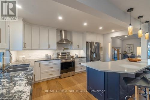 1104 Vansickle Road, St. Catharines, ON - Indoor Photo Showing Kitchen With Double Sink With Upgraded Kitchen