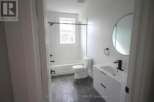 55 Cayuga Street, Brantford, ON - Indoor Photo Showing Bathroom