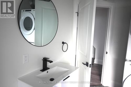 55 Cayuga Street, Brantford, ON - Indoor Photo Showing Bathroom