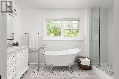 1078 Woodwinds Road, Muskoka Lakes, ON - Indoor Photo Showing Bathroom