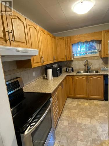 644 Chestnut Street, Innisfil, ON - Indoor Photo Showing Kitchen With Double Sink