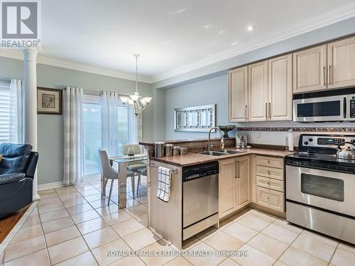 3 Hillpath Crescent, Brampton (Snelgrove), ON - Indoor Photo Showing Kitchen With Double Sink