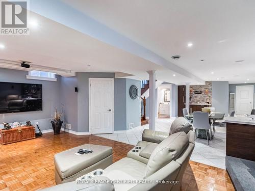 3 Hillpath Crescent, Brampton (Snelgrove), ON - Indoor Photo Showing Living Room