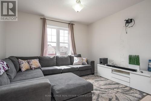 757 Halbert Drive, Shelburne, ON - Indoor Photo Showing Living Room