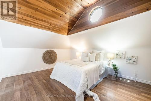 76 Metro Road N, Georgina (Historic Lakeshore Communities), ON - Indoor Photo Showing Bedroom