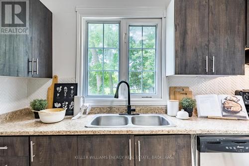 76 Metro Road N, Georgina (Historic Lakeshore Communities), ON - Indoor Photo Showing Kitchen With Double Sink