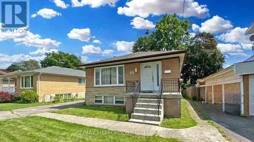 99 Pemberton Avenue, Toronto (Newtonbrook East), ON - Outdoor